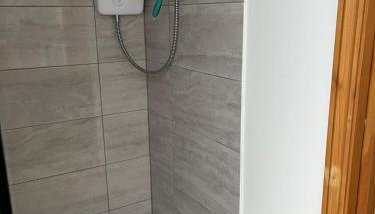 Clock Tower Cottage - Photo 5, Shower