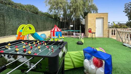 6 Bedroom Luxury Villa, Jacuzzi & heated pool 18 guests - Foto 4