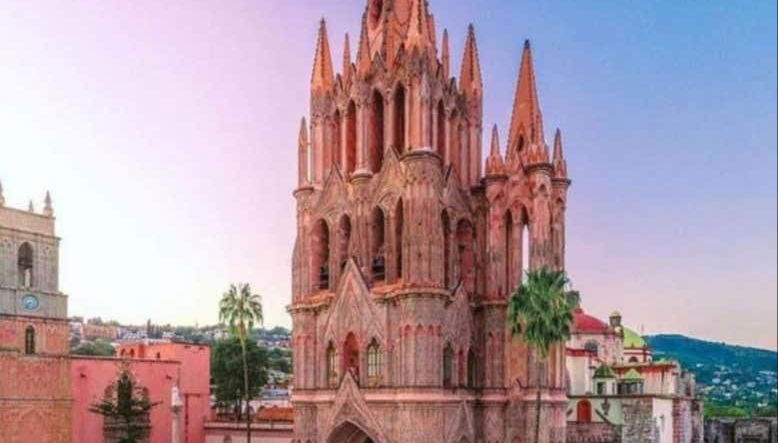 Mexican Independence Tour of Guanajuato - Photo 3, San Miguel Allende Church