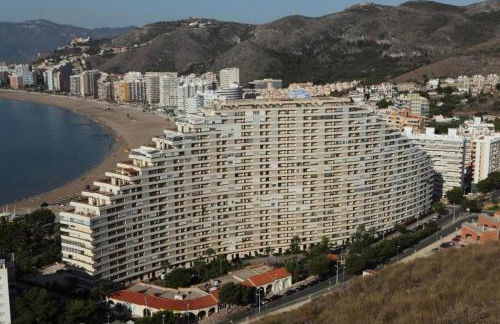 NUEVO, primera linea de playa, con piscina y vistas al mar - Foto 44