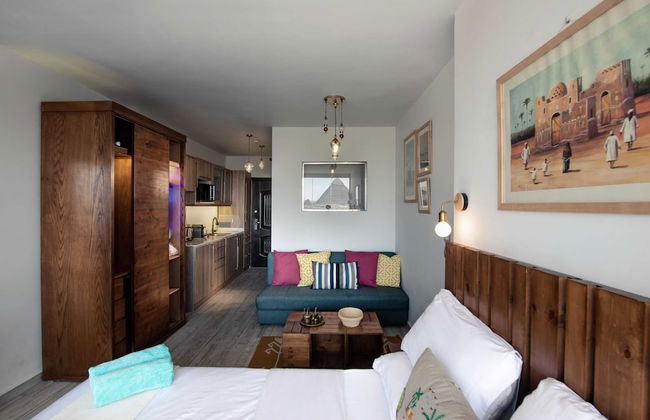 Xuru Stays I Jacuzzi Studio @ The Pyramids Free Airport Pickup - Foto 3