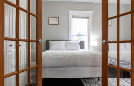 Blue & Gold Retreat sleeps 14 Minutes from ND - Photo 10