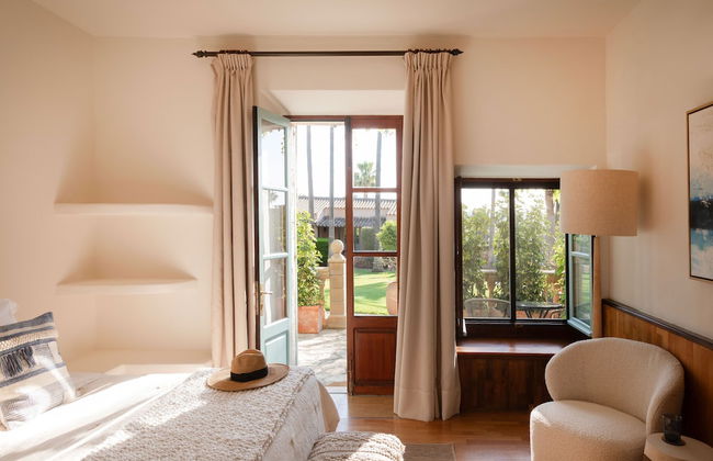 Reserva Rotana Hotel - Photo 67