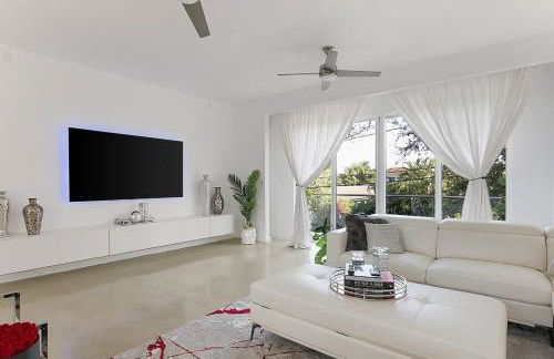 Luxury Mansion, Game Room, Pool, Rooftop, Skyline, Walk to Las Olas - Foto 18