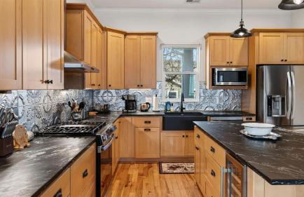 Chestnut Ember by AvantStay Indoor-Outdoor Living Firepit Balcony Near Downtown Austin Hotspots - Foto 12