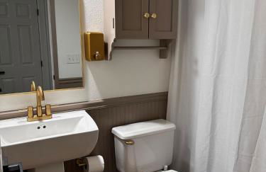 Ankenys Best Hot tub Theatre Room Game Room - Foto 15