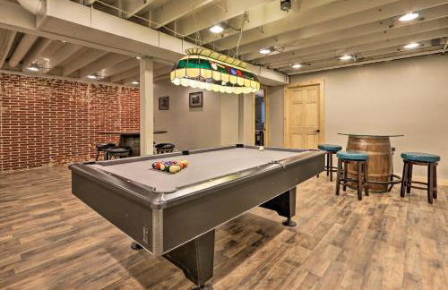 Luxe Dog-Friendly Cabin with Hot Tub and Game Room - Foto 2