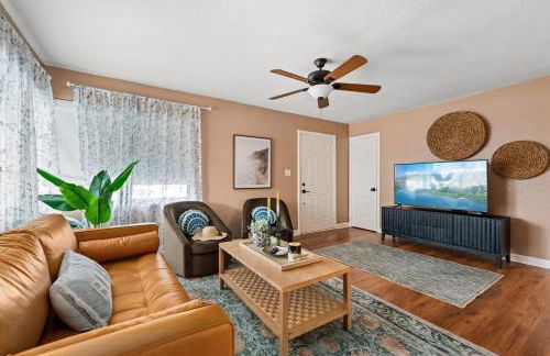 Family Friendly Home Near Beach and Downtown - Photo 34