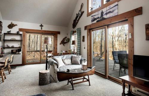 Lustrous Lakefront Cabin Oasis near Lake Ferndale in West Virginia - Foto 14