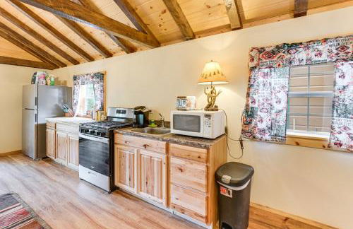 Harrington Cabin with Grills - Near Beaches and Hiking - Foto 10