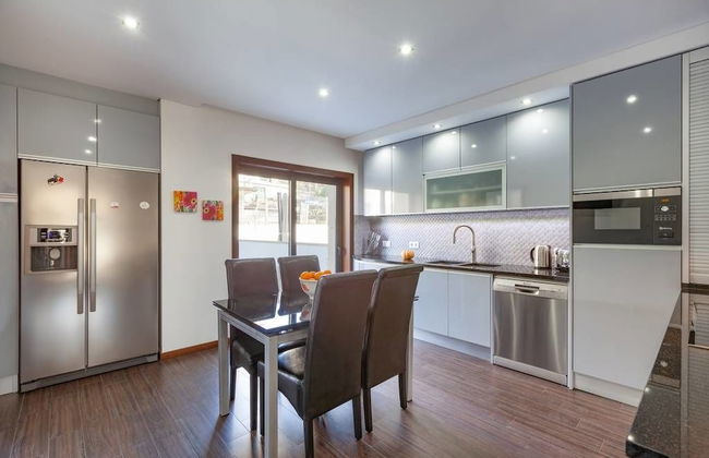 Private Modern Home, Fully Equipped, Near Historic Braga Centre - Photo 14