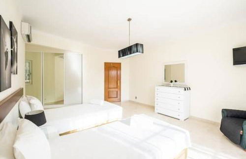 Casa Bella Vista - Fantastic spacious villa with beautiful views views of the Algarvian mountains, Monchique - Foto 8