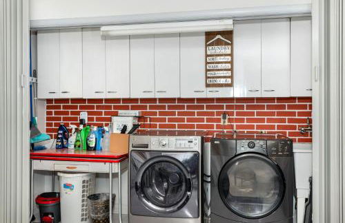 Sanctuary-5BR Home for Extended Stays & Family Comfort - Foto 12