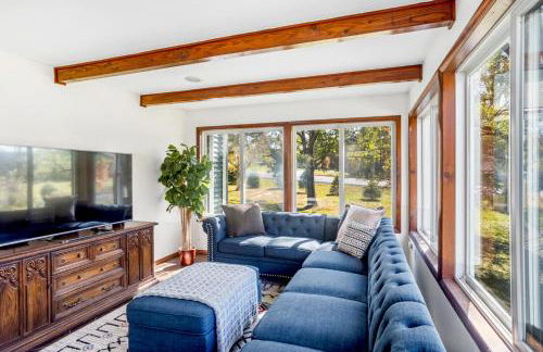 Catskills Delaware River Modern Colonial Getaway - Foto 31