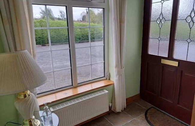 Spacious 6-bed House 10 Minutes From Knock Airport - Photo 29