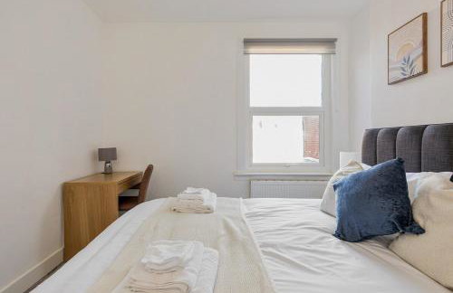 Modern 4 Bedroom House In Woodgreen - Foto 21