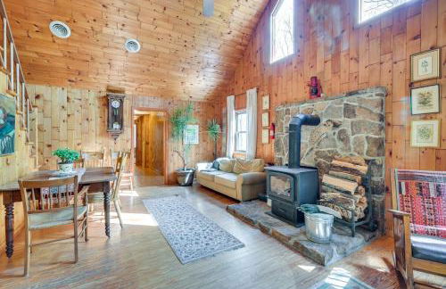 Cozy Appalachian Getaway 5 Mi to Prospect Peak! - Photo 1