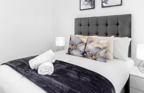 Stylish 2 Bed Apartment - Balcony - Private Parking - Netflix 4MC - Foto 8