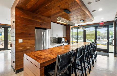 South Lamar Stay - Pickleball, Sauna & Cold Plunge - Photo 28