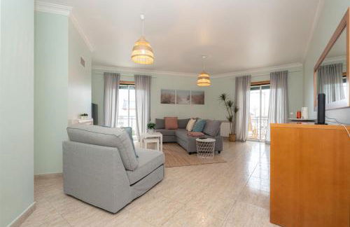 Atlantic Ocean 2BDR with Pool by LovelyStay - Foto 4