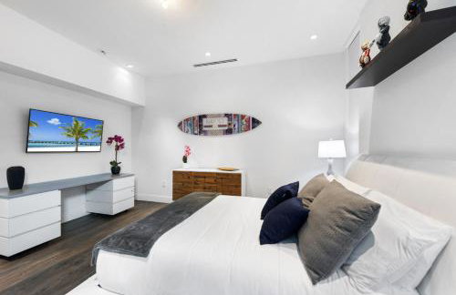 Three Story Waterfront Villa with Basketball and Mini Golf - Foto 25