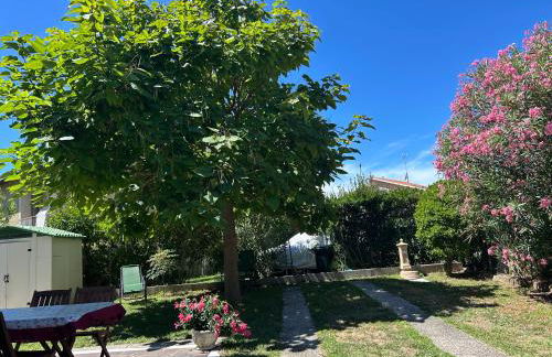 Villa bifamiliare per famiglie con giardino - Foto 1