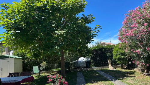 Villa bifamiliare per famiglie con giardino - Foto 1, Garden, Garden view