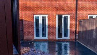 Modern 3 Bed, Ideal for Contractors, FREE PARKING - Central - Foto 2