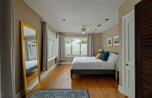 Ladybird Villa - Heated Saltwater Pool - Walk to SoCo - Photo 21