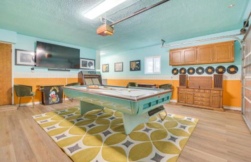 Stunning MCM Escape with Mtn Views in San Bernardino - Foto 2