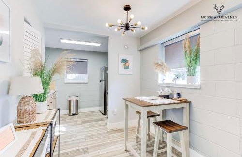 The Moose #6 - Modern Luxe Studio with Free Parking & King Bed - Foto 12