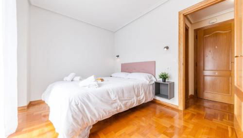 Charming Coastal Apartment Steps from the Beach - Foto 3