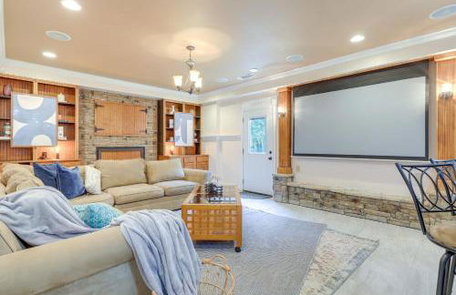 Spacious Stockbridge Manor Pool Table, 2 Kitchens - Foto 35