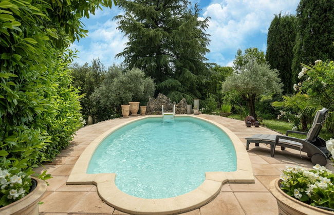 Majestic Holiday Home in Laroque With hot tub - Foto 22