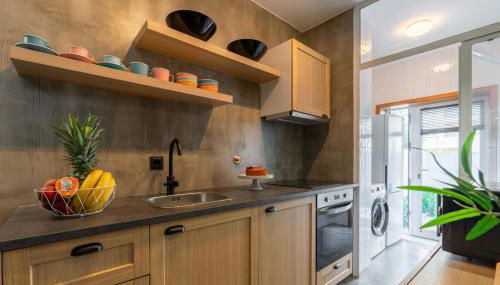 HostWise – Modern Flat w/ Terrace | Near the Beach - Photo 3, pet friendly