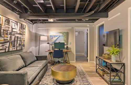 Unique Southampton Getaway with Rooftop Deck! - Foto 6