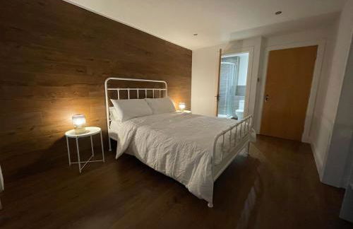 1 bedroom city centre apartment with free parking - Foto 14