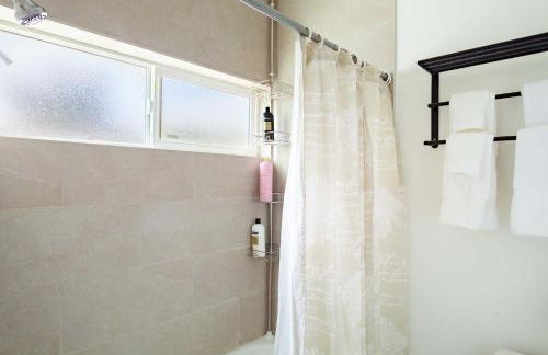 Cozy 2BR Home Mountain Views Pet Friendly - Foto 11