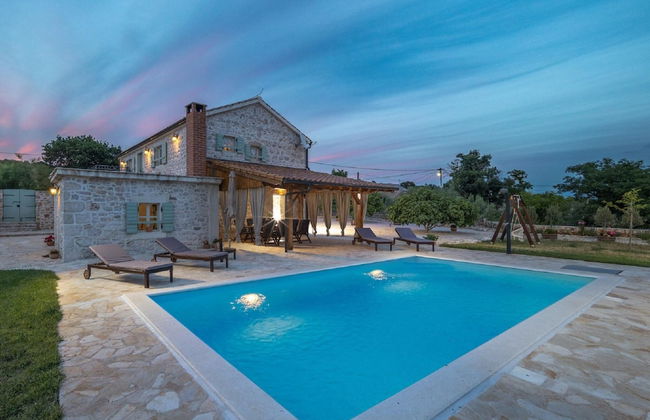 Villa in Posedarje With Private Pool - Foto 23