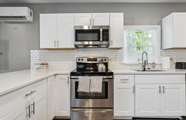 Buckroe Getaway- Walk to Beach dog Friendly - Foto 8