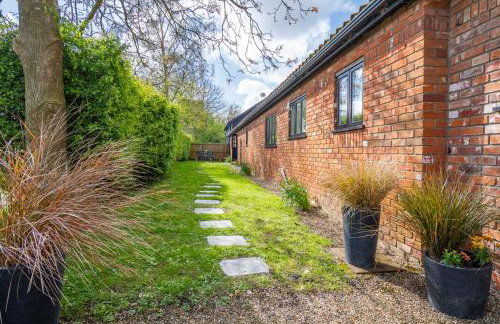 East Wing at Champaignes Toft, Mendlesham - Foto 20