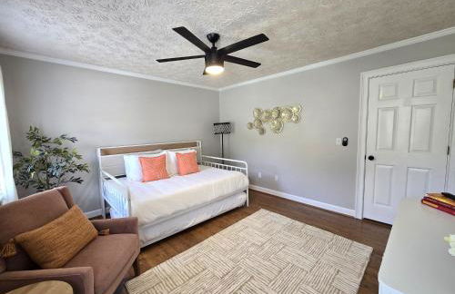 Cozy 5BR Family Retreat Firepit Games Patio - Foto 47