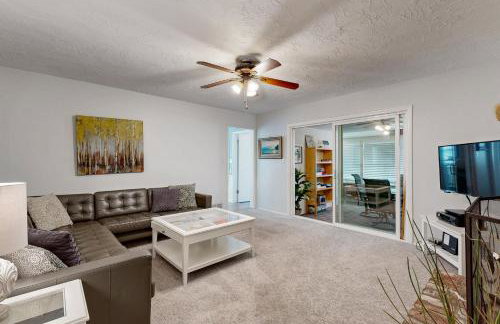 Evening Oasis - Photo 15