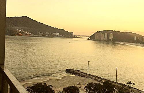 Lindo apartamento com vistas na praia do Gonzaguinha - Foto 9