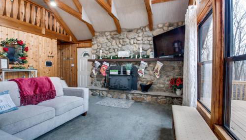 Fire Pit and Community Perks Gouldsboro Cabin! - Foto 4