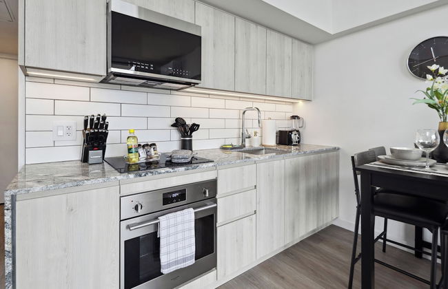 Silverstone Downtown Long-Term stay - Photo 22