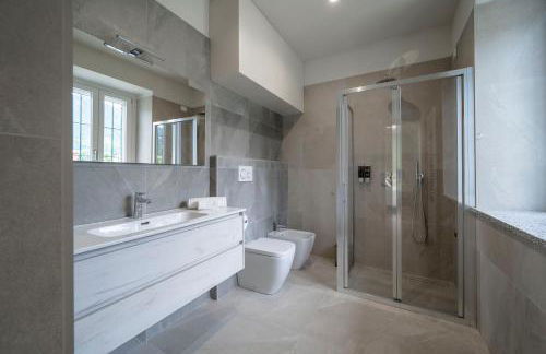 Front Lake Como - 3 Bedrms with AC, Free Parking and Wifi - Foto 30