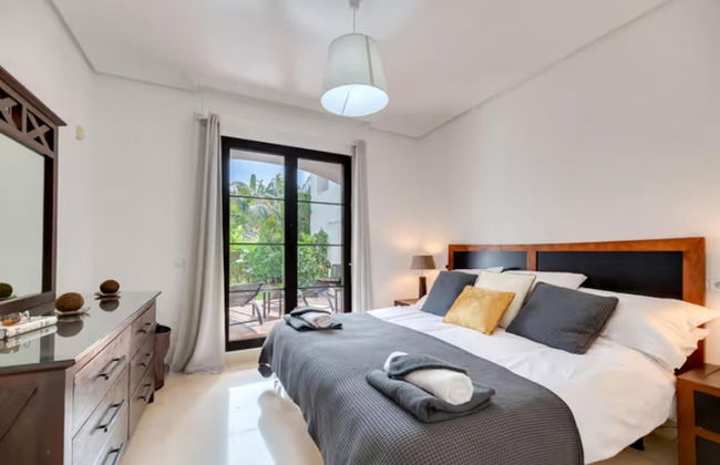 2 Bedrooms - Sleeps 4 - Garden and Pool With View - Photo 6