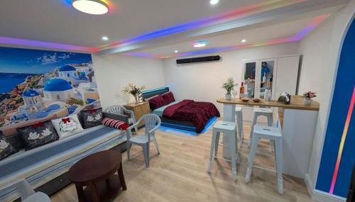 Luxury Santorini Boutique Suite with a Mediterranean Soul - 15m to Heathrow Windsor Ascot Legoland with Free Parking - Foto 4