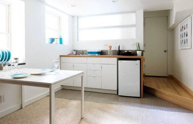 Argyle Basement Elegant 1 BR and Sofabed - Photo 1